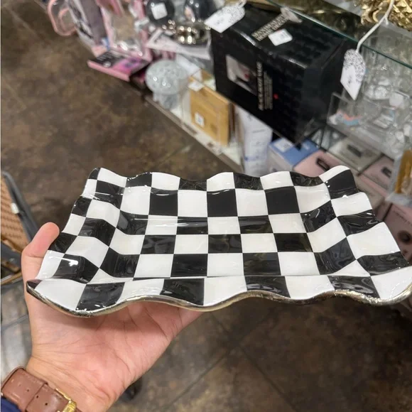 Black and White Checkered Tray - Picture 1 of 3